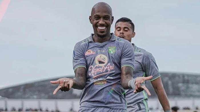 Paulo Henrique saat merayakan gol bersama Persebaya Surabaya di Liga 1 2023/2024