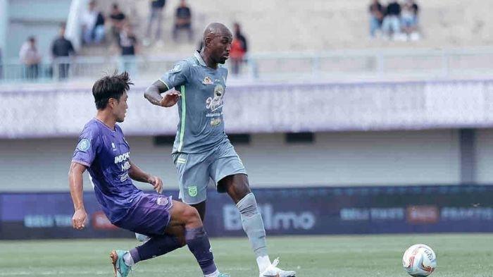 Paulo Henrique saat tampil di laga Persita Tangerang vs Persebaya Surabaya