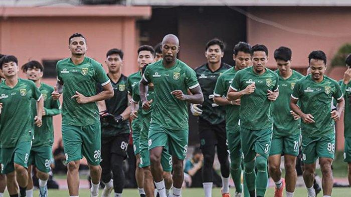 Pelatih Paul Munster sudah menangani Persebaya Surabaya sejak 4 Januari 2024 silam. Pelatih asal Irlandia Utara ini sudah punya gambaran skuad tim utama Bajul Ijo