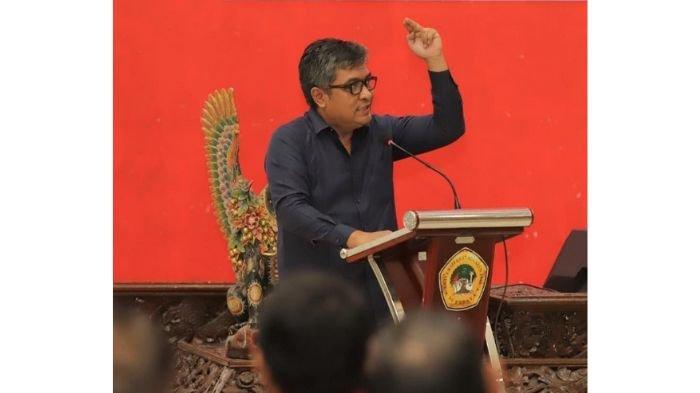 Pengamat Politik dari Unair, Airlangga Pribadi, Phd