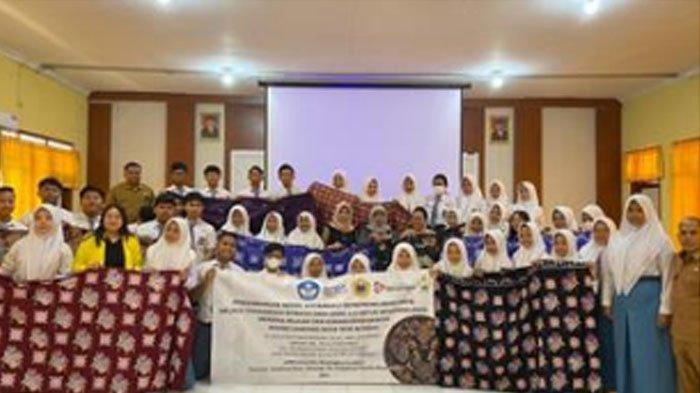 Penelitii Ubhara, Undika dan Unipa Surabaya merumuskan model kewirausahaan berkelanjutan (sustainable entrepreneurship) sebagai solusi ketahanan sandang mengatasi kelangkaan perajin batik di Jawa Timur.