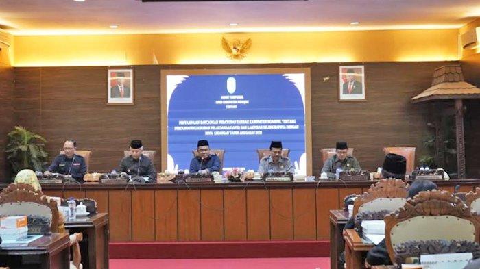 DPRD Nganjuk Serahkan Enam Raperda Inisiatif ke Pj Bupati DPRD Nganjuk Serahkan Enam Raperda Inisiatif ke Pj Bupati