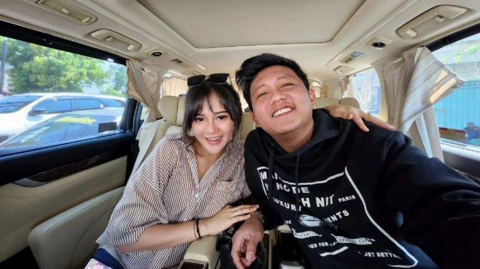 Sikap Bella Bonita ke Denny Caknan usai kabar miring tentang rumah tangganya bak menepis isu yang beredar.