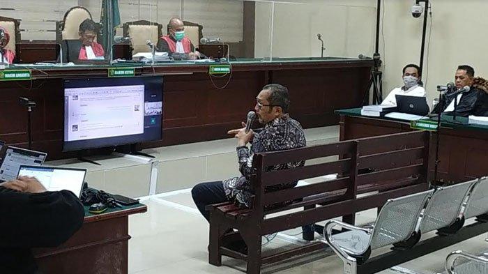 Sidang lanjutan kasus korupsi dana hibah pokok pikiran (Pokir) APBD Pemprov Jatim, melibatkan terdakwa Wakil Ketua DPRD Jatim nonaktif Sahat Tua P Simanjuntak, dengan agenda pemeriksaan saksi mahkota, di Ruang Sidang Candra Kantor Pengadilan Tipikor Surabaya, Selasa (15/8/2023).