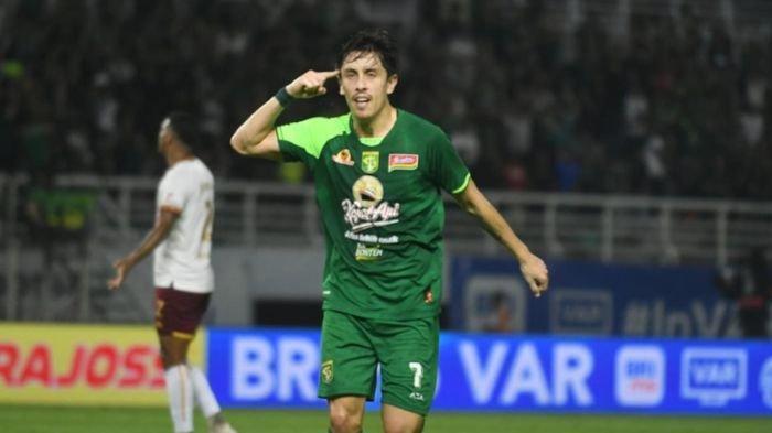 Selebrasi Francisco Rivera di laga Persebaya Surabaya vs Borneo FC di Stadion Gelora Bung Tomo, Surabaya pada Jumat (20/12)