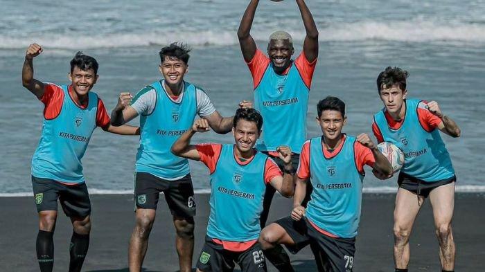 Skuad Persebaya Surabaya menjalani pemusatan latihan di Yogyakarta jelang kompetisi Liga 1 2024/2025 bergulir