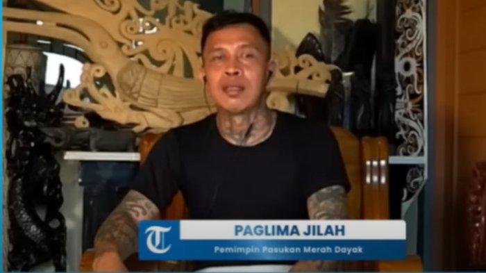 Panglima Jilah saat menjadi narasumber bincang-bincang bersama Tribunnews. Dirinya menyatakan dukungan kepada Ida Dayak