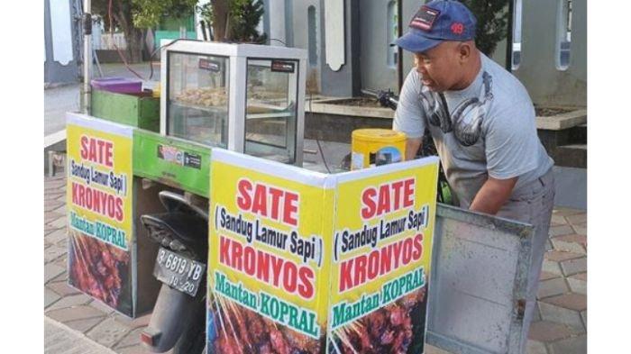 Prajurit TNI AD di Yogyakarta banting setir jualan sate sepulang tugas di Koramil