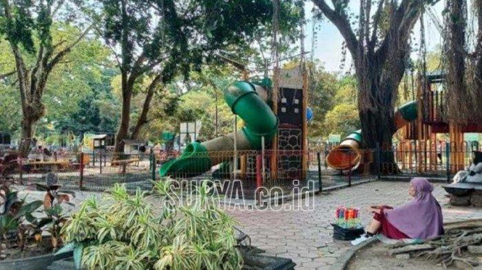 Suasana salah satu sudut di alun-alun merdeka Kota Malang.