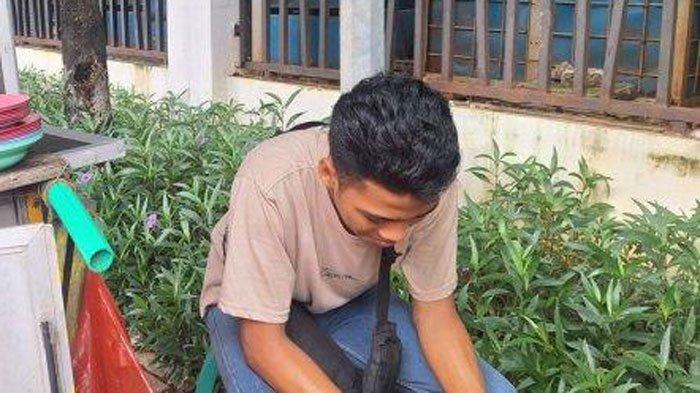 Aditya pedagang bakso yang Dicap Anak Gagal oleh Keluarga. Kini bersiap berangkat ke Jepang.