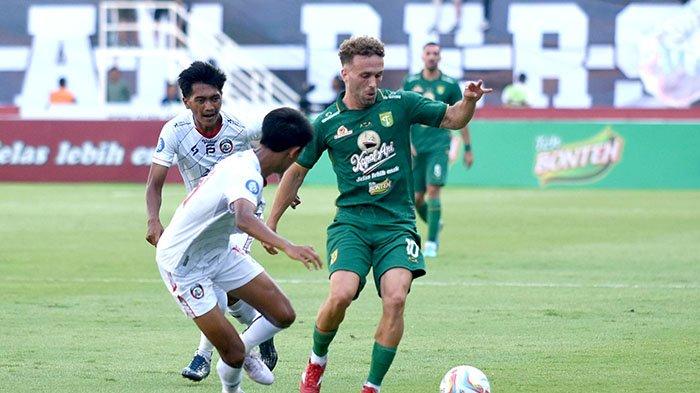 Gelandang Persebaya, Ze Valente 