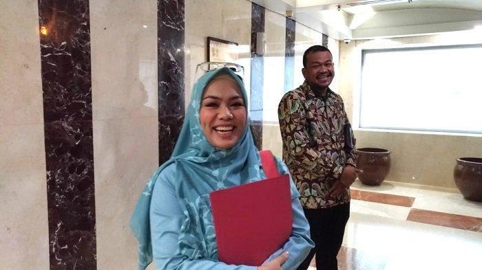 Zita Anjani, politisi PAN yang dikritik karena unggah minuman Starbucks dengan latar belakang ka'bah.