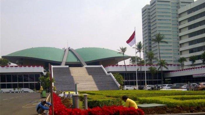 Gedung DPR RI yang menjadi sorotan masyarakat setelah pengesahan UU Cipta Kerja.