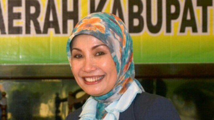 Sekretaris Pemkab Jombang, Jombang Ita Triwibawati yang juga istri Bupati Nganjuk, Taufiqurahman.