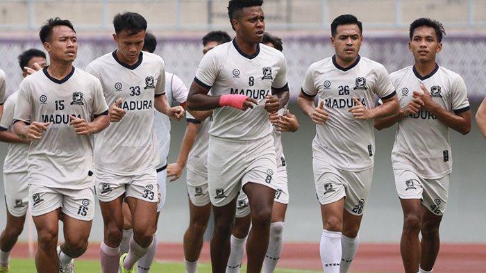 Madura United akan melakoni leg pertama babak semifinal championship series Liga 1 2023/2204 menjamu Borneo FC di Stadion Gelora Bangkalan, Rabu (15/5/2024) malam nanti.