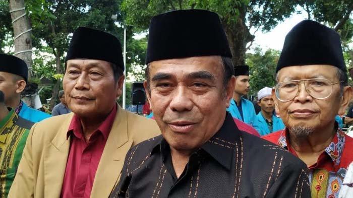 Menteri Agama, Fachrul Razi saat Ditemui di Masjid Nasional Al Akbar Surabaya, Kamis (13/2/2020)