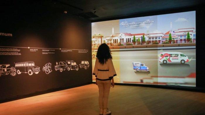 Teknologi imersif video mapping di Museum Surabaya yang menampilkan nuansa jadul sejarah Angguna hingga Bus Suroboyo.