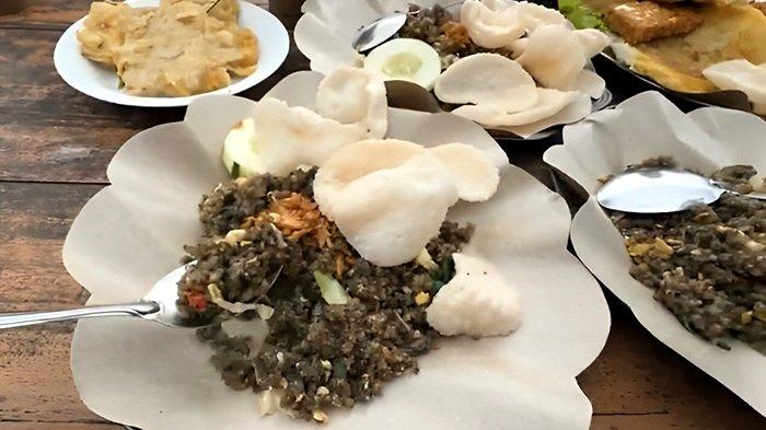 Nasi goreng tiwul, kuliner khas andalan Cafe Prongos.