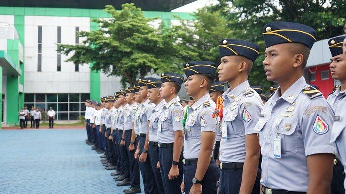 PUSAT PELATIHAN RESMI - Para taruna mengikuti asesmen yang dilakukan oleh Balai Pengujian Perkeretaapian. Lebih dari sekadar mencetak lulusan, PPI Madiun telah ditunjuk sebagai pusat pelatihan resmi untuk High Speed Railway (HSR) di Indonesia.