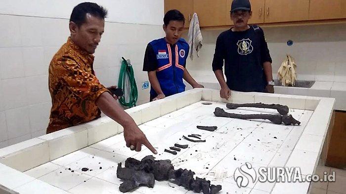 Penemuan tulang belulang raksasa di pinggir sungai Kediri