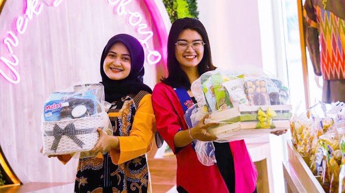 Para pelaku UMKM Surabaya banyak memanfaatkan kemudahan teknologi untuk mengembangkan produk mereka. Bukan hanya penasaran, namun juga sertifikasi hingga pembiayaan.