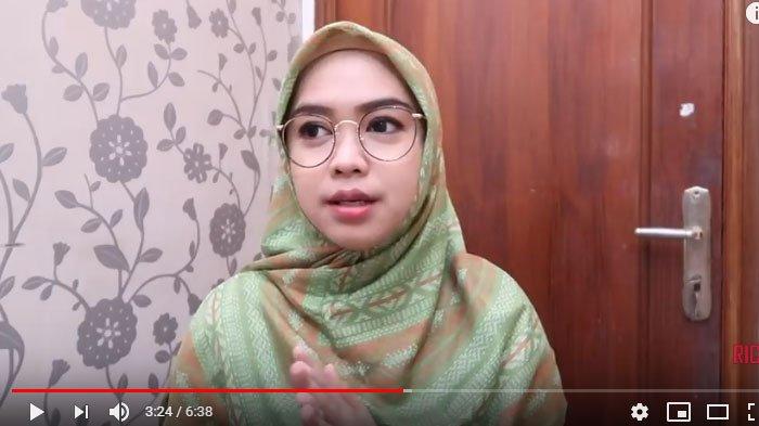 Tembus 9 Juta Subscribers, Ria Ricis Dapat Mobil Antik dan Cincin ...
