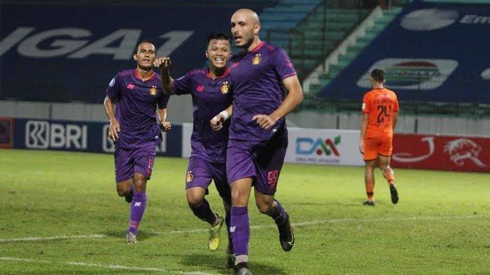 Youssef Ezzejjari saat masih memperkuat Persik Kediri