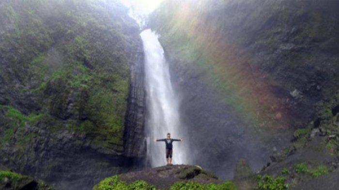 ILUSTRASI: Air terjun Kabut Pelangi terletak di Desa Mulyoarjo, Kecamatan Pronojiwo, Kabupaten Lumajang.
Ada 3 destinasi wisata air terjun di Jatim dengan ketinggian di atas 100 meter, cocok untuk mengisi libur Lebaran 2025.