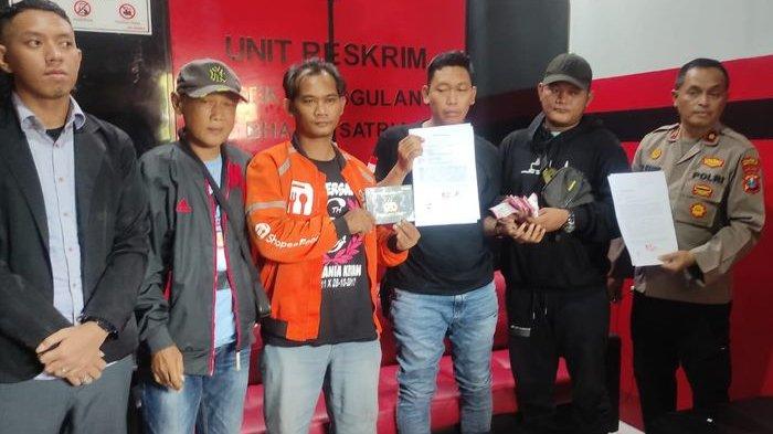 Adik Via Vallen saat mediasi kasus penggelapan motor di Polsek Tanggulangin, Sidoarjo