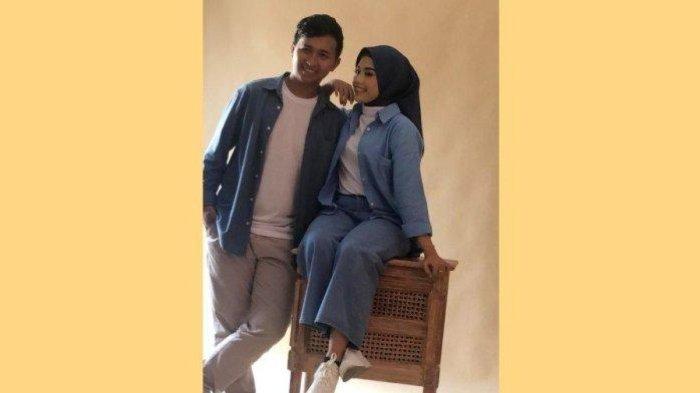 Agung Suhartono saat foto prewedding dengan istri (Ist/Surya.co.id)