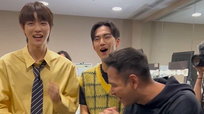 Aksi Raffi Ahmad bikin syok boyband RIIZE menjadi sorotan penggemar.