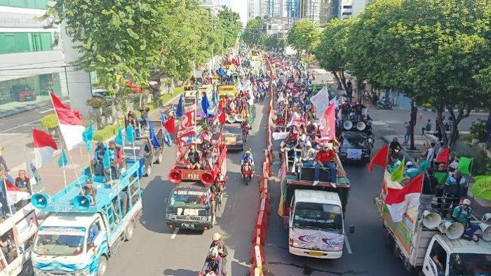Aksi serikat pekerja di Jawa Timur pada peringatan Hari Buruh di Surabaya, beberapa waktu lalu.