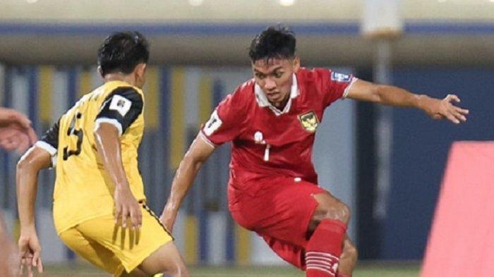 Arkhan Fikri saat membela Timnas Indonesia menghadapi Brunei Darussalam di Kualifikasi Piala Dunia 2026 Zona Asia.