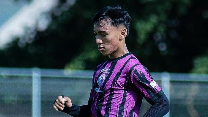 Arkhan Fikri saat berlatih bersama Arema FC dalam persiapan laga Liga 1 2023.