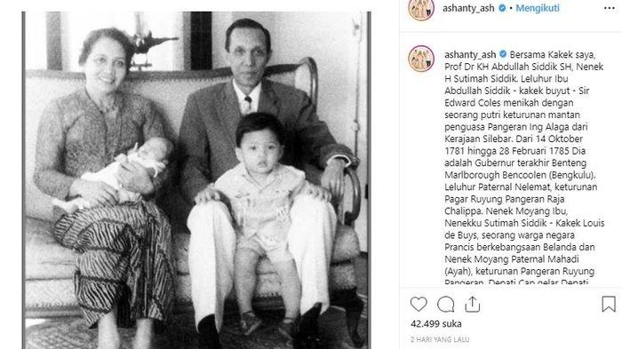 Ashanty mengunggah foto kakek dan neneknya