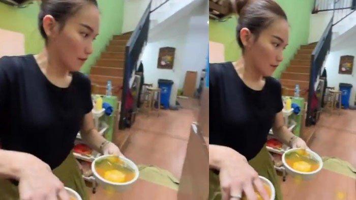 Ayu Ting Ting bantu layani warung ayah (YouTube.com/Isda Family)