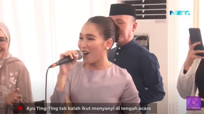 Ayu Ting Ting ikut nyanyi di depan ayah Lettu Fardhana