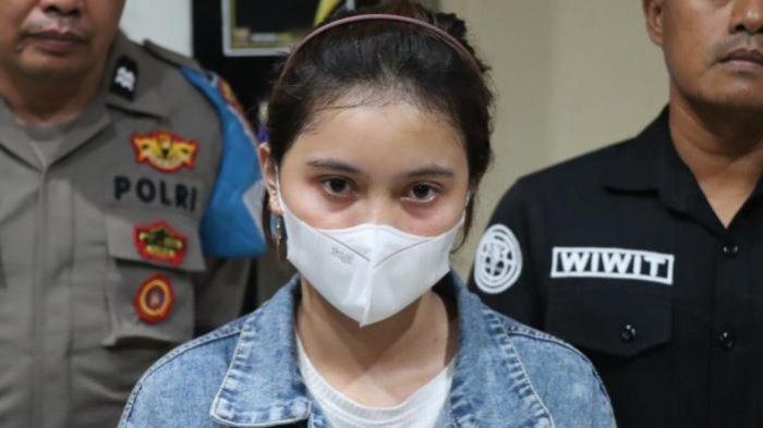 Azizatus Sholihah merekayasa perampokan di Perum Permata Suci (PPS) Gresik.