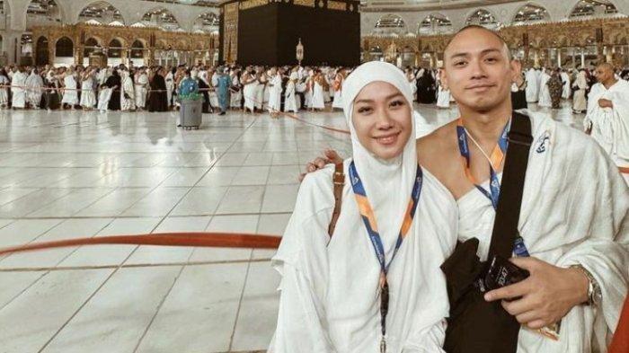 BCL dan Tiko Umroh