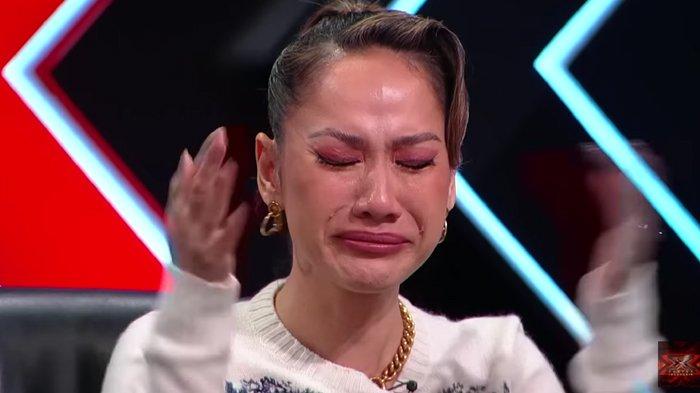 BCL nangis nyesek setelah mendengar lagu dari Daud