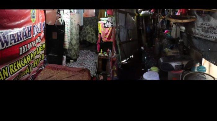 Bagian dalam rumah Ngatinah nenek dihajar karena kelaparan mencuri makanan