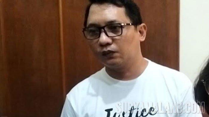 Bambang Sunarjo, ayah mendiang Angeline Nathania melihat pembunuh anaknya menghadapi sidang vonis.