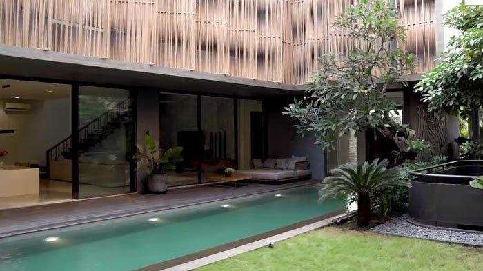 Boy William Pamer Rumah Mewah Bak di Film Twilight