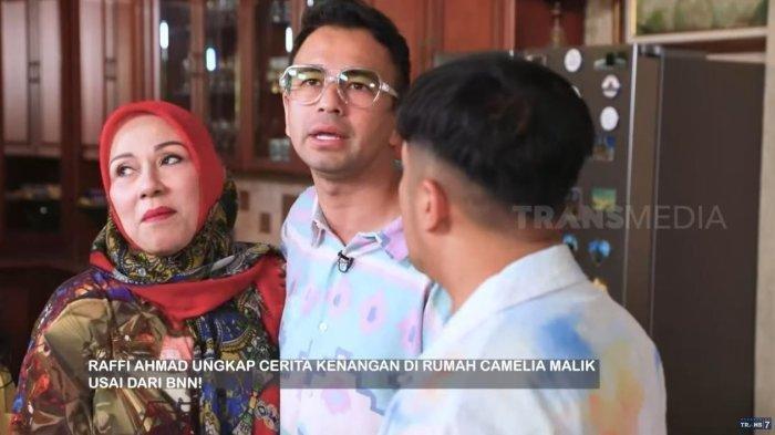 Camelia Malik (kerudung merah) ungkap alasan Raffi Ahmad menginap di rumahnya usai rehabilitasi