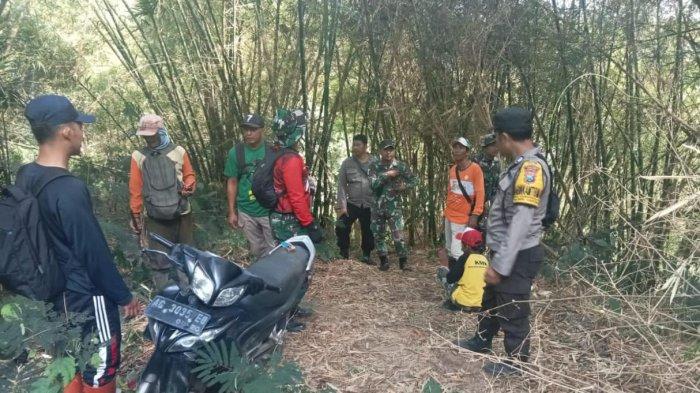 Tim gabungan mencari Ryan Tri Widodo (33) pemuda asal Desa Kebonrejo, Kecamatan Kepung, Kabupaten Kediri, dilaporkan hilang di kawasan lereng Gunung Kelud.