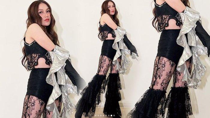 Detail kostum manggung Ayu Ting Ting di Bekasi beda dari biasanya
