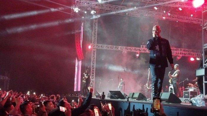 Dewa 19 konser di Tasikmalaya, Ahmad Dhani tiba-tiba kampanye