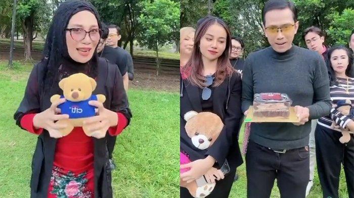 Doddy Sudrajat dan Mayang (kanan), Nursyah (kiri) memberi ucapan selamat untuk Gala Sky