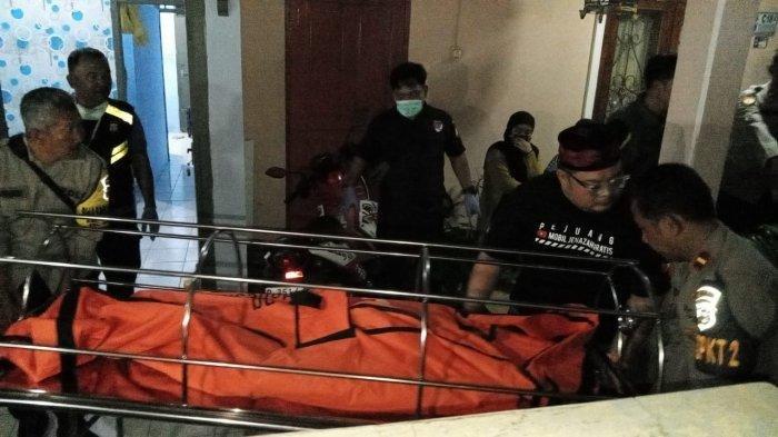 Evakuasi KRA mayat wanita di Jalan Belacus, Gang H Daud RT Kelurahan Sukmajaya, Depok (TribunnewsDepok.com/M. Rifqi Ibnumasy)