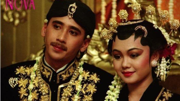 Foto lawas momen pernikahan Raymond Manthey dan Yuni Shara pada 1993 silam. Pernikahan Raymond Manthey dan Yuni Shara hanya bertahan empat bulan.
 